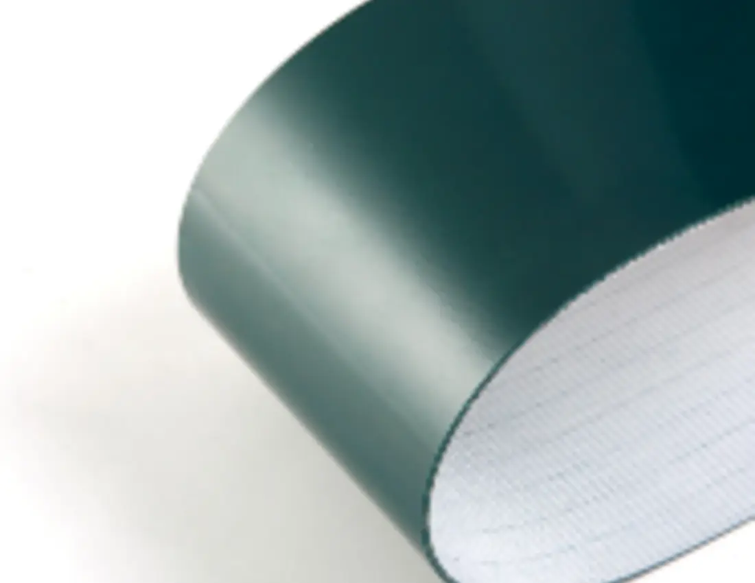 Correia transportadora de PVC em linha industrial